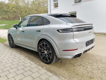 PORSCHE Cayenne E-Hybrid Coupe SportDesign KREIDE BEIGE
