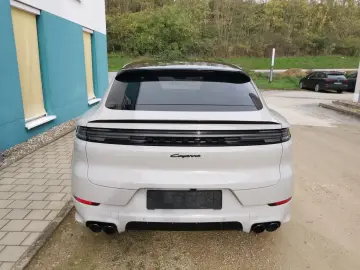 PORSCHE Cayenne E-Hybrid Coupe SportDesign KREIDE BEIGE