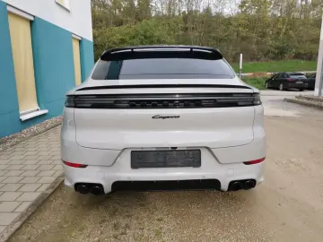 PORSCHE Cayenne E-Hybrid Coupe SportDesign KREIDE BEIGE