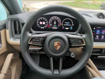 PORSCHE Cayenne E-Hybrid Coupe SportDesign KREIDE BEIGE
