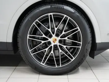 PORSCHE Cayenne E-Hybrid