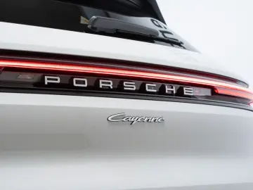 PORSCHE Cayenne E-Hybrid