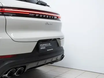 PORSCHE Cayenne E-Hybrid