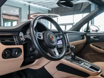 Porsche Macan GTS SPORT-DESIGN AHK ACC PANO 21-ZOLL