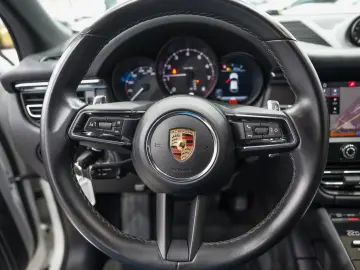 Porsche Macan SOUND-PACKAGE  LED 1.HAND