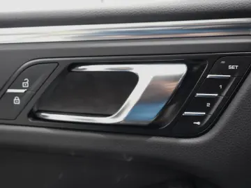 Porsche Macan SOUND-PACKAGE  LED 1.HAND