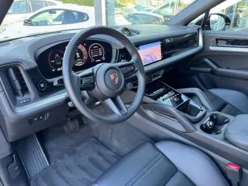 PORSCHE Cayenne Coupe E-Hybrid MATRIX PANO BOSE 360 KAM