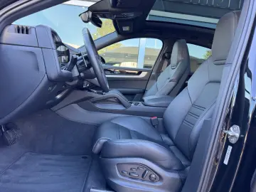 PORSCHE Cayenne Coupe E-Hybrid MATRIX PANO BOSE 360 KAM