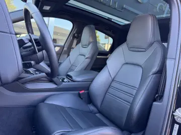 PORSCHE Cayenne Coupe E-Hybrid MATRIX PANO BOSE 360 KAM