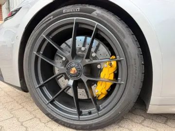 PORSCHE .2 911 Targa 4 GTS T-Hybrid BURMESTER PCCB LIFT