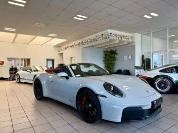 PORSCHE 911 992 Carrera 4 GTS Cabrio