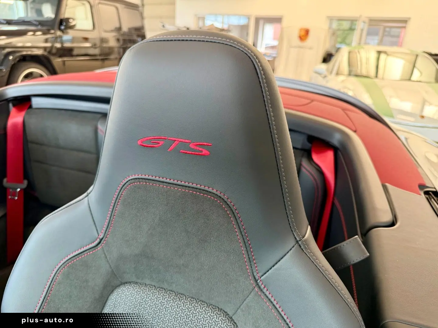PORSCHE 911 992 Carrera 4 GTS Cabrio