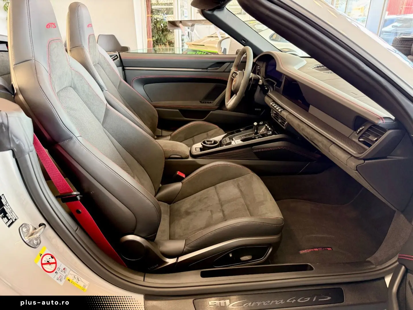 PORSCHE 911 992 Carrera 4 GTS Cabrio