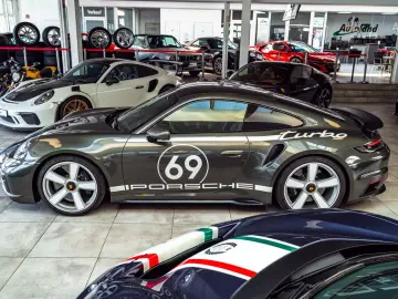 PORSCHE 911 Turbo 50 Jahre Carbondach Heritage Burm 360