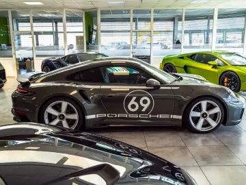 PORSCHE 911 Turbo 50 Jahre Carbondach Heritage Burm 360