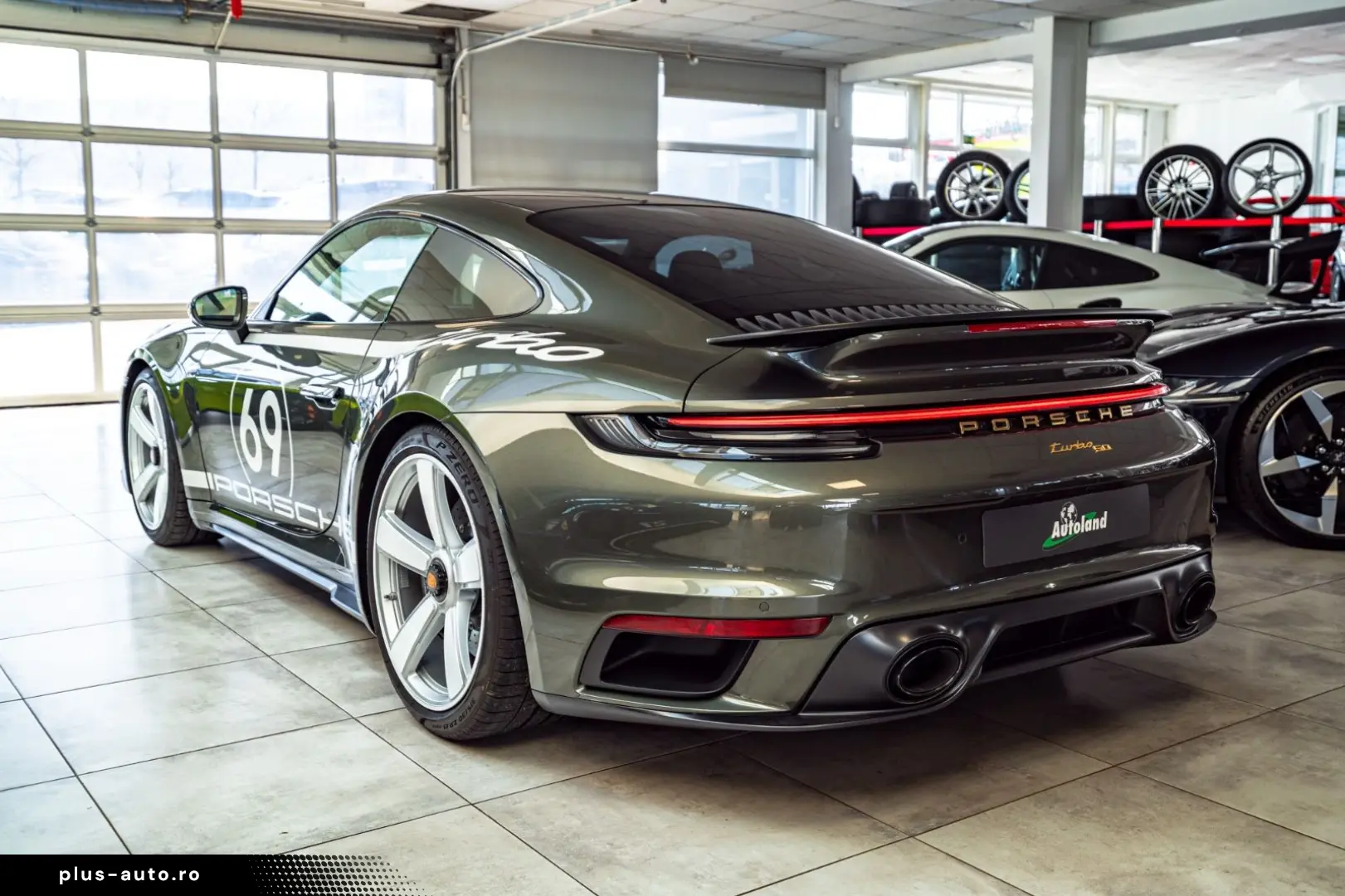 PORSCHE 911 Turbo 50 Jahre Carbondach Heritage Burm 360
