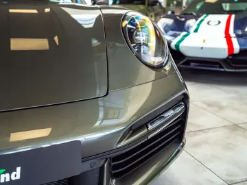 PORSCHE 911 Turbo 50 Jahre Carbondach Heritage Burm 360