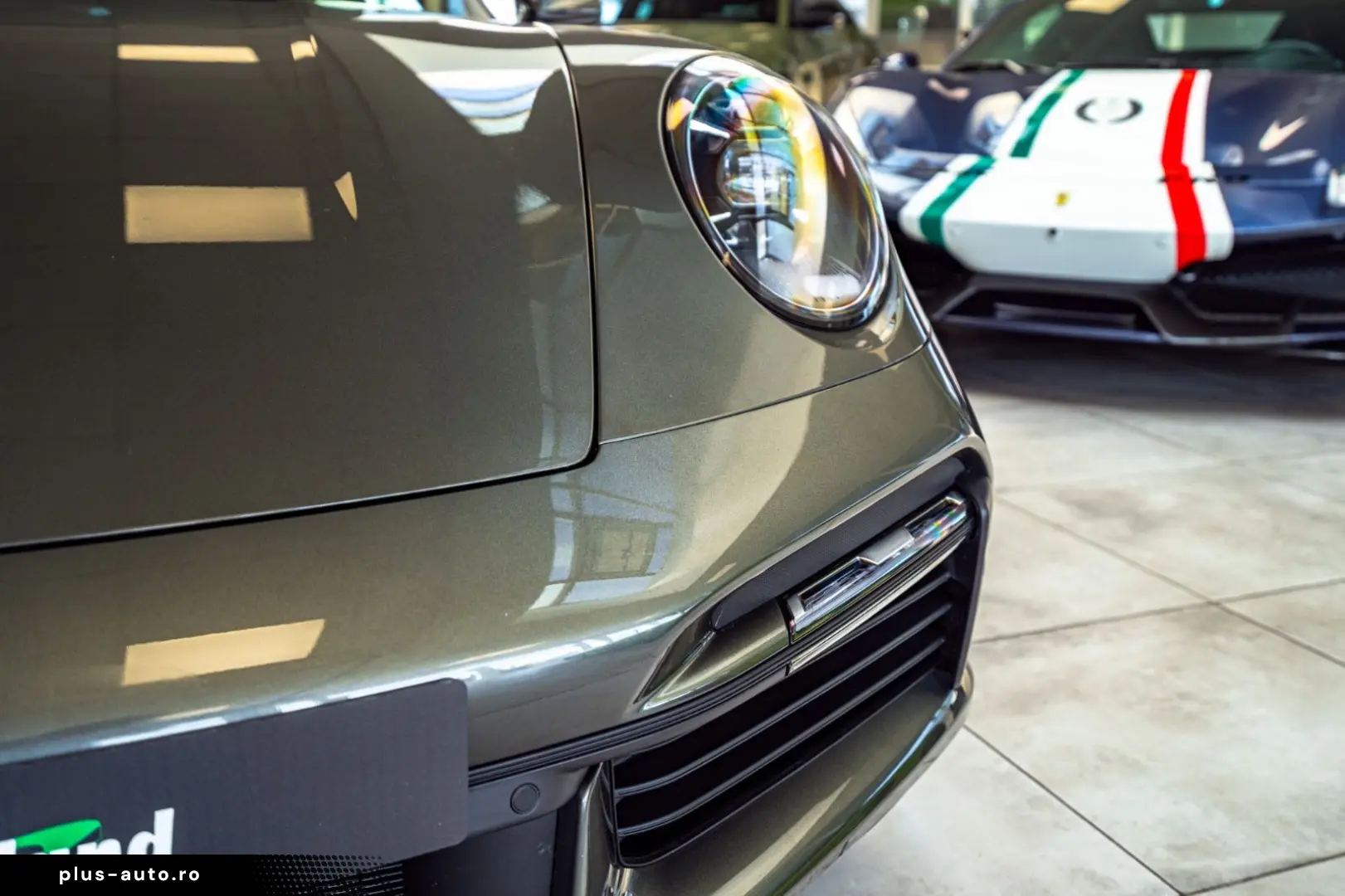 PORSCHE 911 Turbo 50 Jahre Carbondach Heritage Burm 360