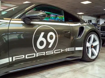 PORSCHE 911 Turbo 50 Jahre Carbondach Heritage Burm 360