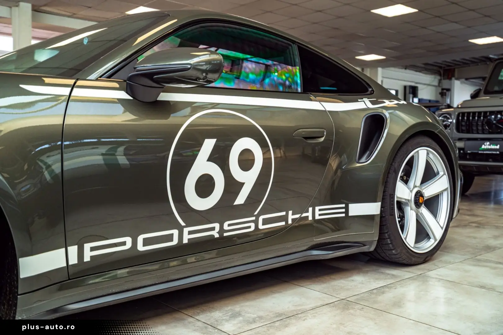 PORSCHE 911 Turbo 50 Jahre Carbondach Heritage Burm 360