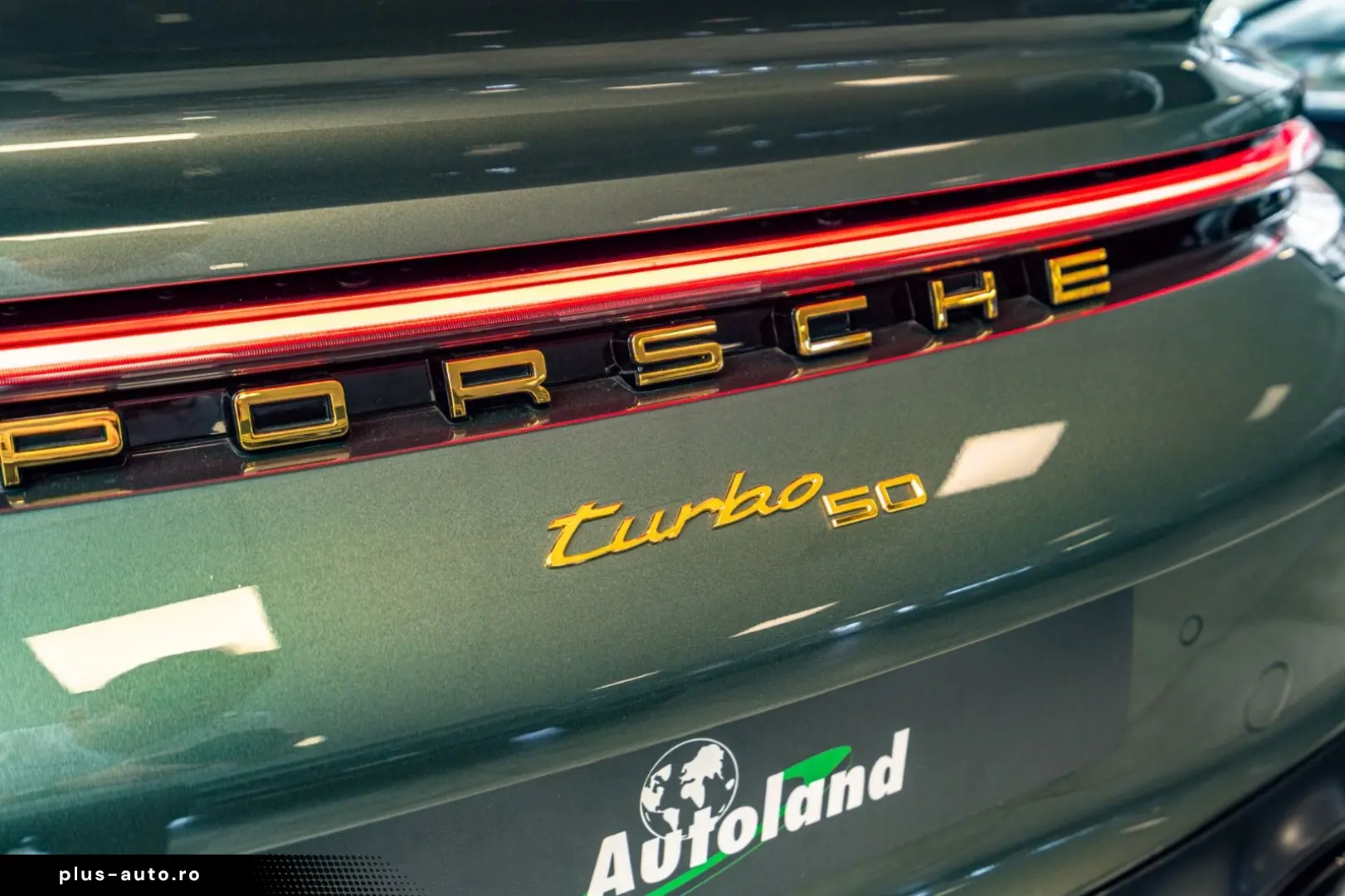 PORSCHE 911 Turbo 50 Jahre Carbondach Heritage Burm 360
