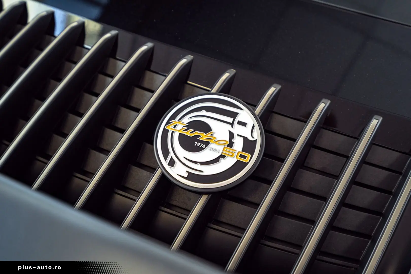 PORSCHE 911 Turbo 50 Jahre Carbondach Heritage Burm 360