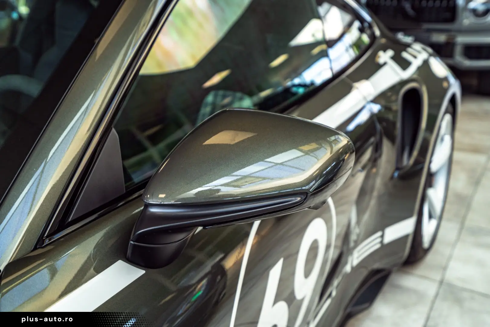 PORSCHE 911 Turbo 50 Jahre Carbondach Heritage Burm 360