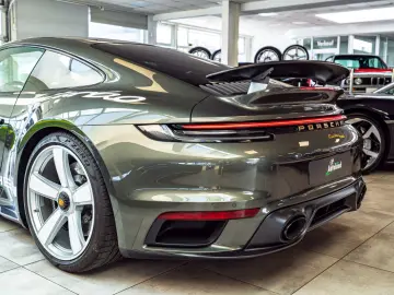 PORSCHE 911 Turbo 50 Jahre Carbondach Heritage Burm 360