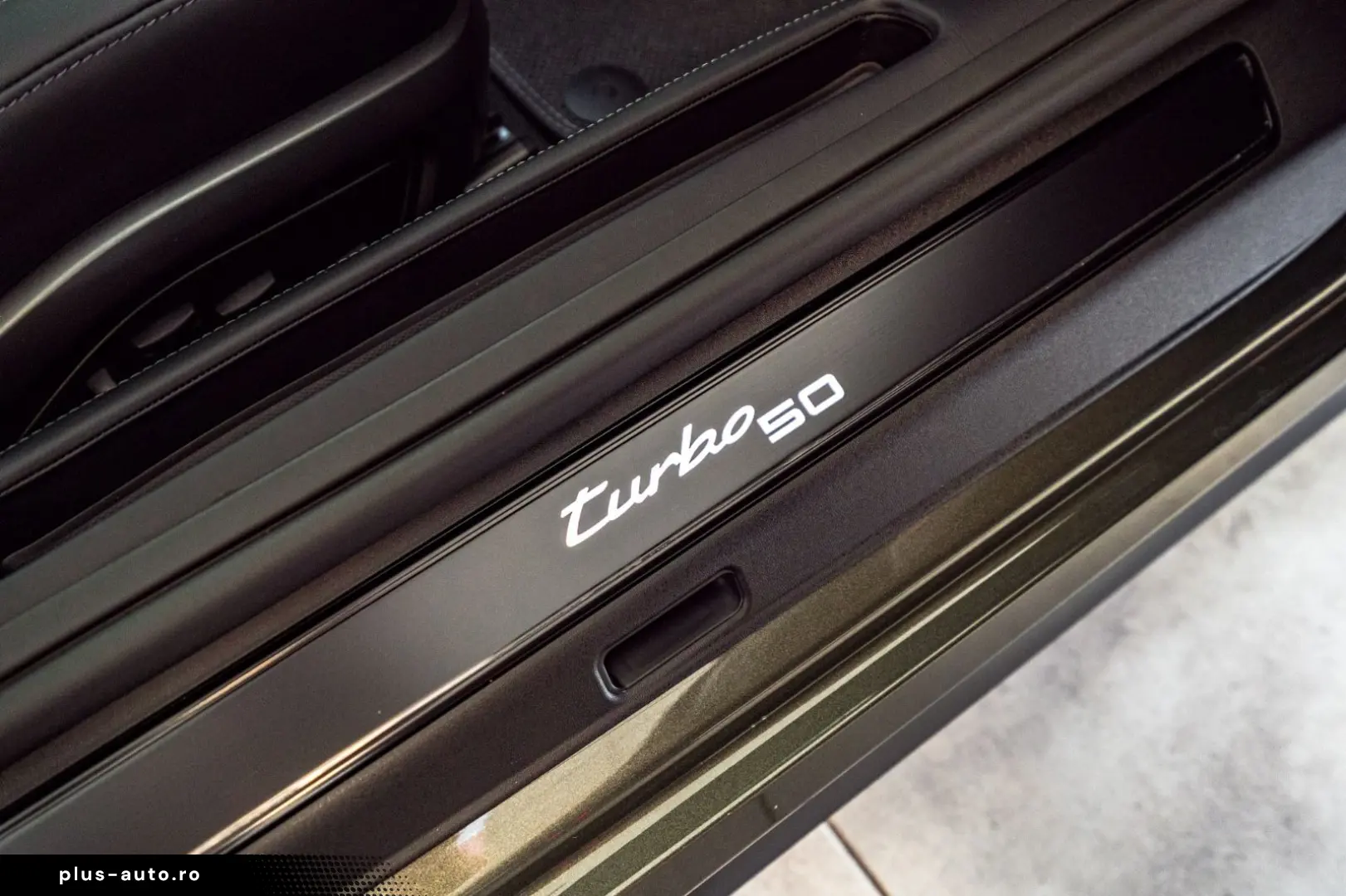 PORSCHE 911 Turbo 50 Jahre Carbondach Heritage Burm 360