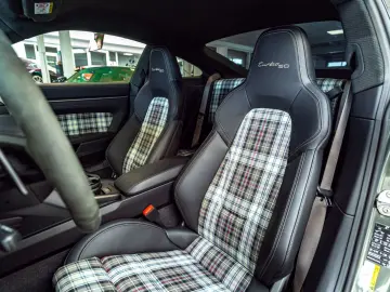 PORSCHE 911 Turbo 50 Jahre Carbondach Heritage Burm 360