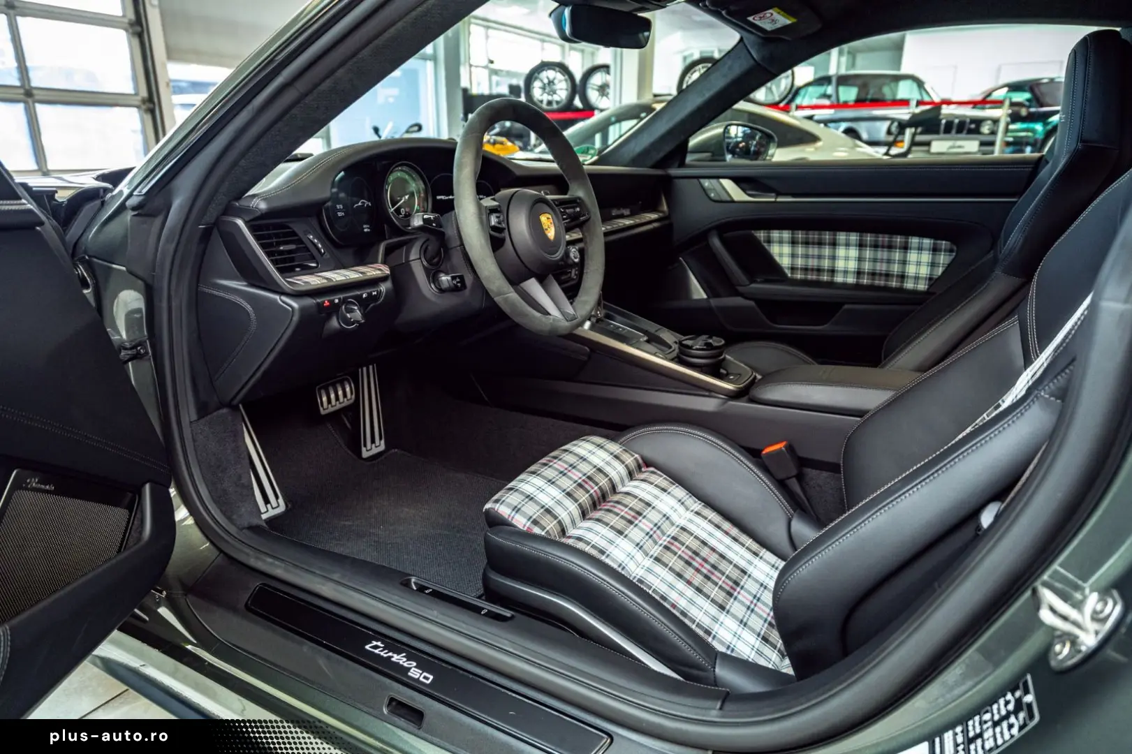 PORSCHE 911 Turbo 50 Jahre Carbondach Heritage Burm 360