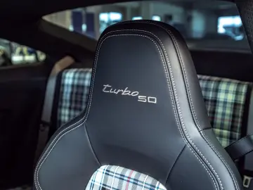 PORSCHE 911 Turbo 50 Jahre Carbondach Heritage Burm 360