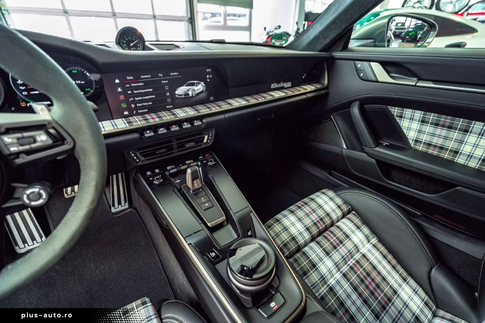 PORSCHE 911 Turbo 50 Jahre Carbondach Heritage Burm 360