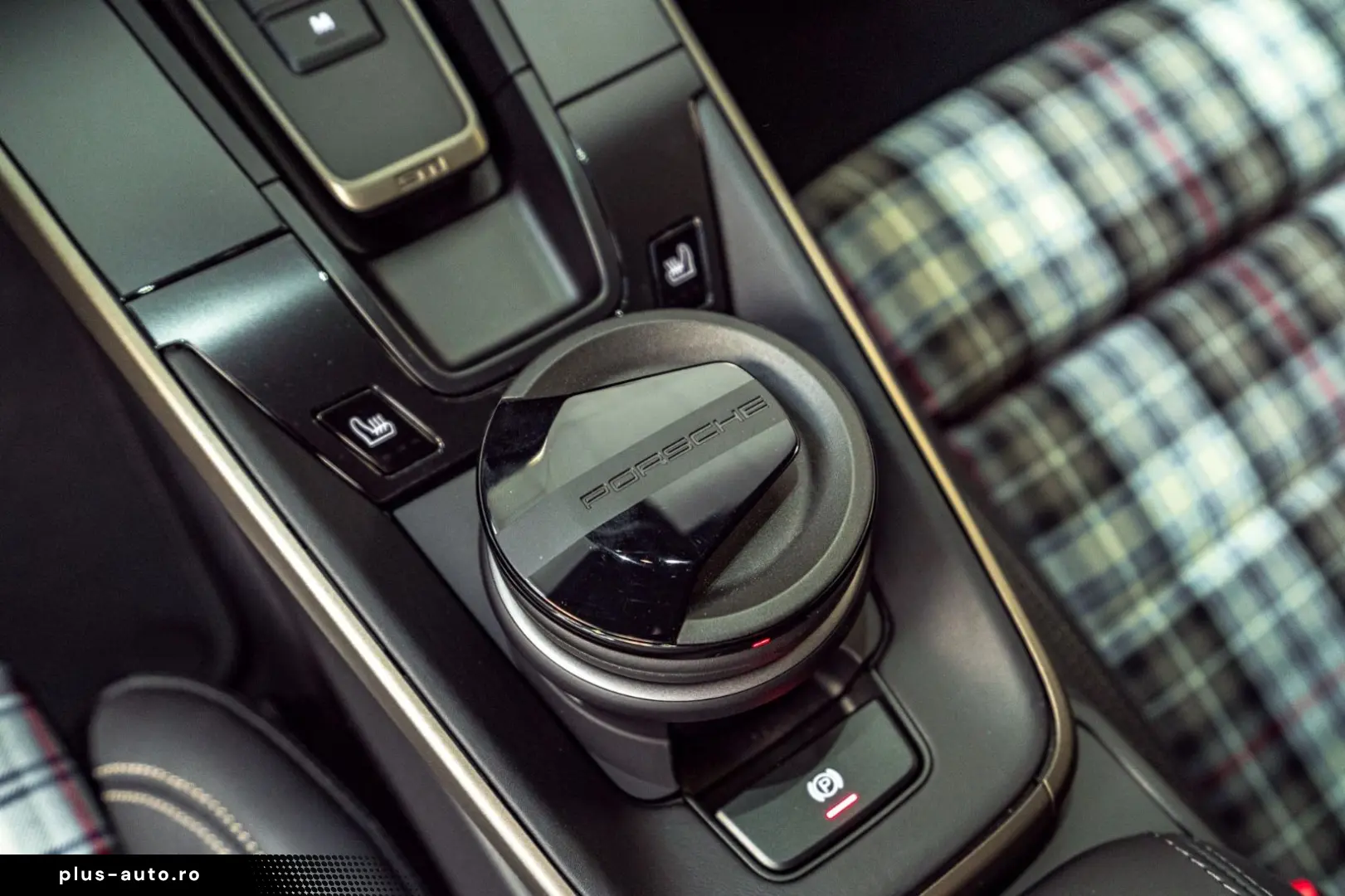 PORSCHE 911 Turbo 50 Jahre Carbondach Heritage Burm 360