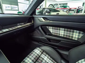 PORSCHE 911 Turbo 50 Jahre Carbondach Heritage Burm 360