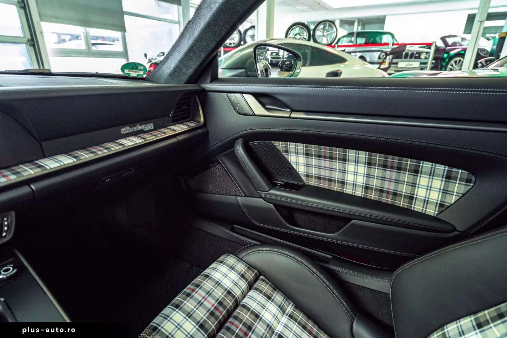 PORSCHE 911 Turbo 50 Jahre Carbondach Heritage Burm 360