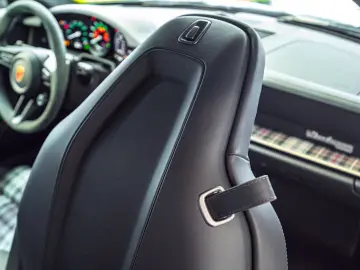 PORSCHE 911 Turbo 50 Jahre Carbondach Heritage Burm 360