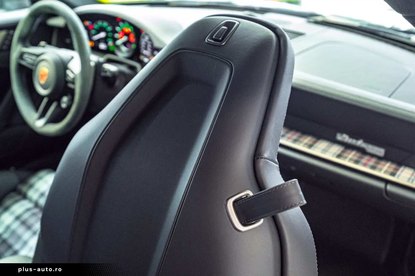PORSCHE 911 Turbo 50 Jahre Carbondach Heritage Burm 360