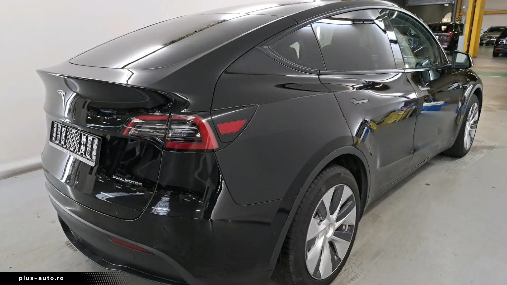 Tesla Model Y Long Range Dual 4WD