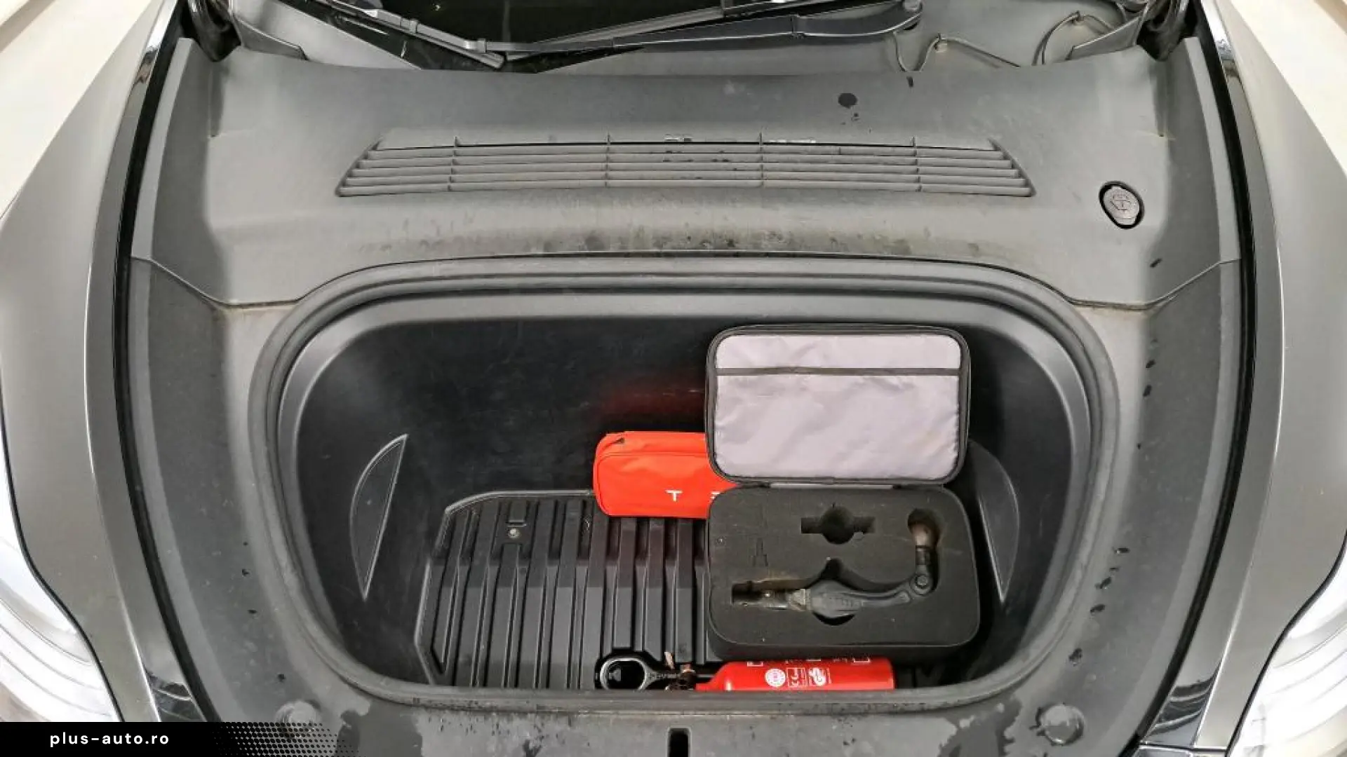Tesla Model Y Long Range Dual 4WD