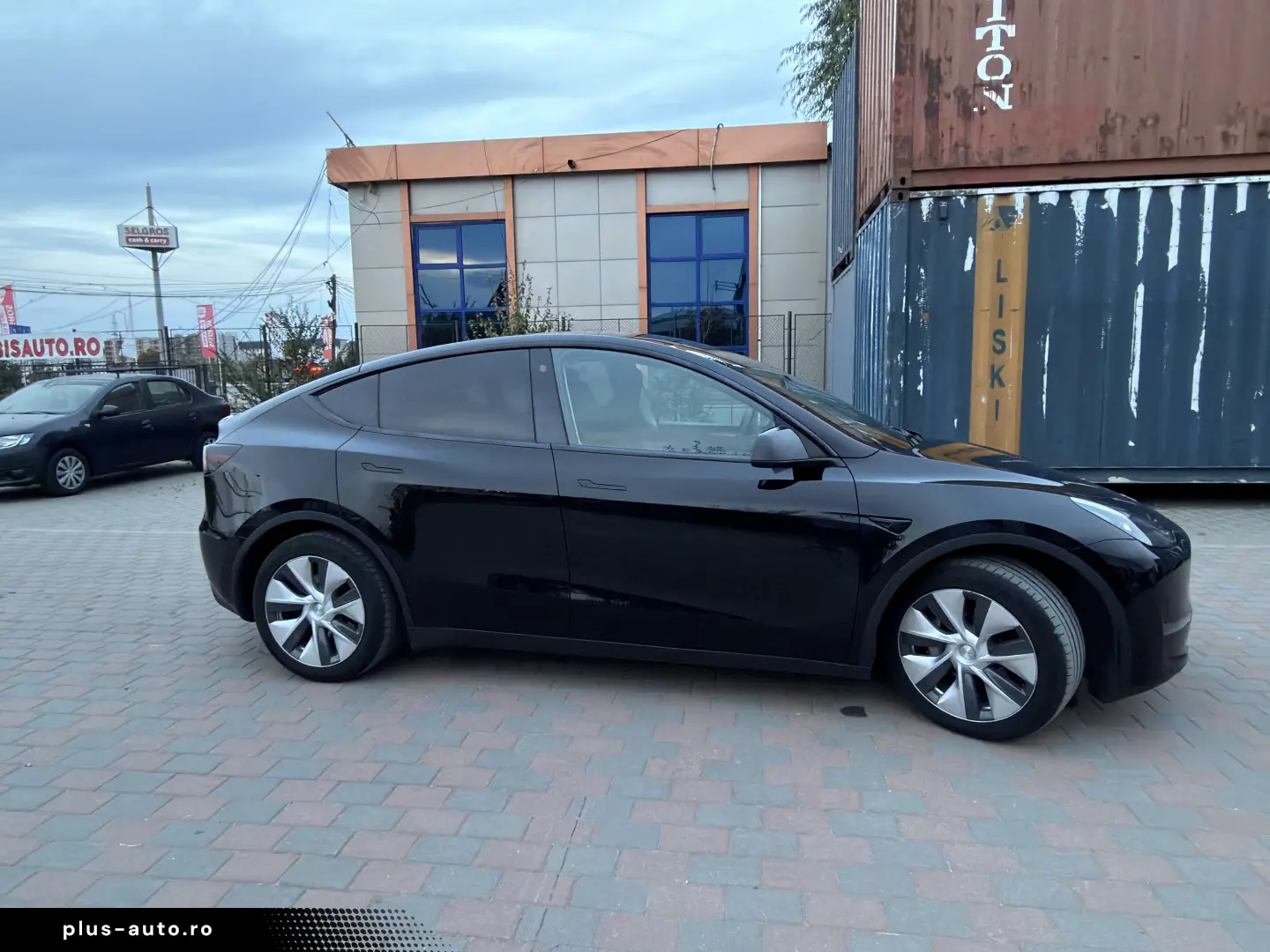 Tesla Model Y Long Range Dual 4WD