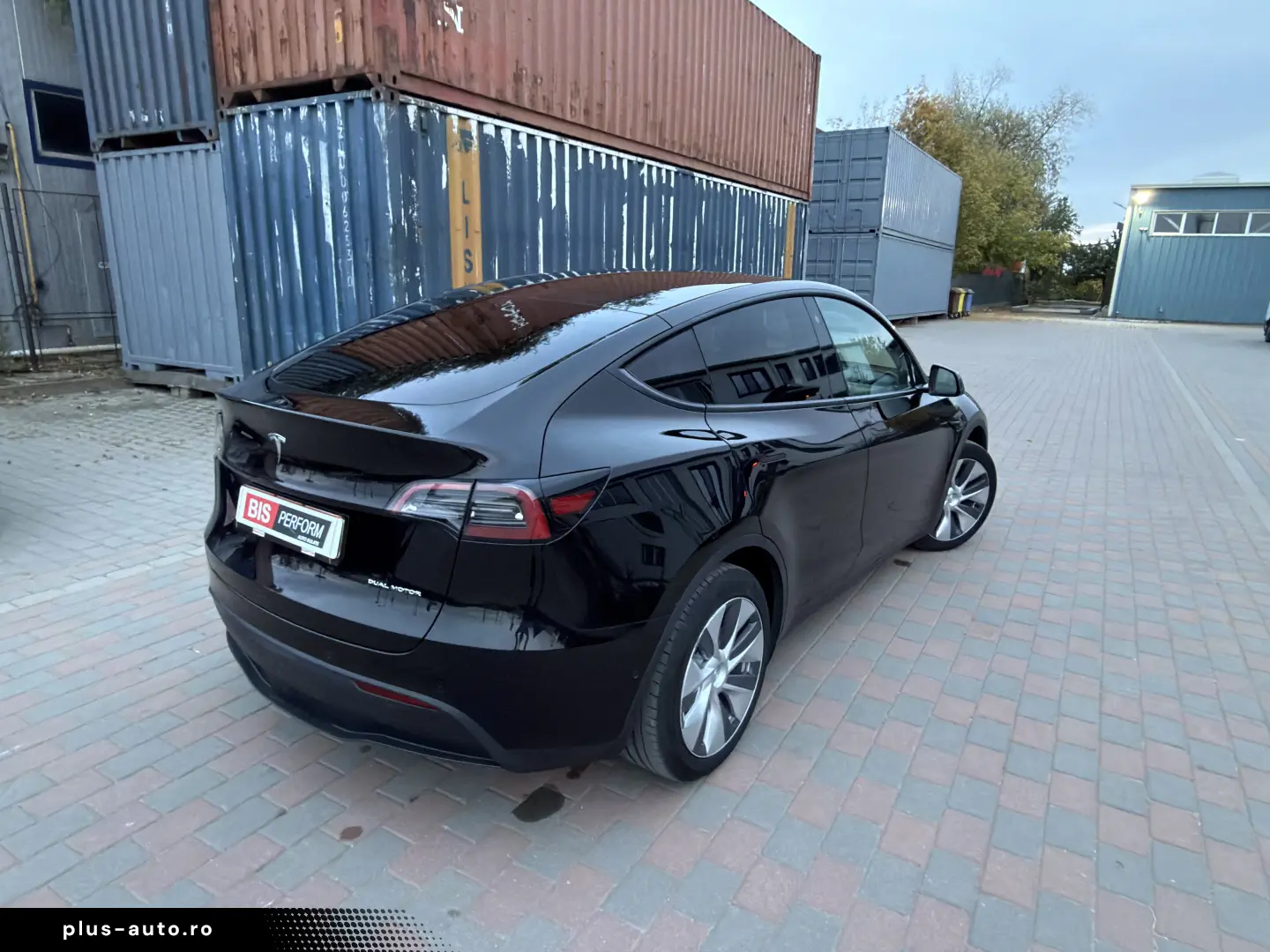 Tesla Model Y Long Range Dual 4WD