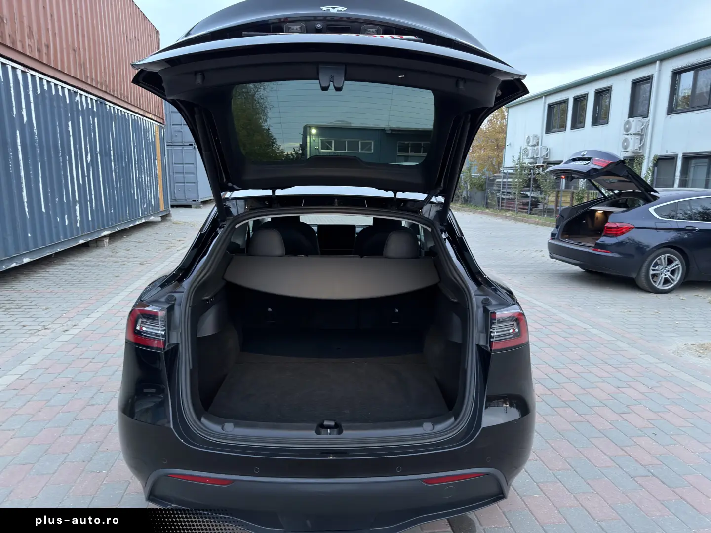 Tesla Model Y Long Range Dual 4WD