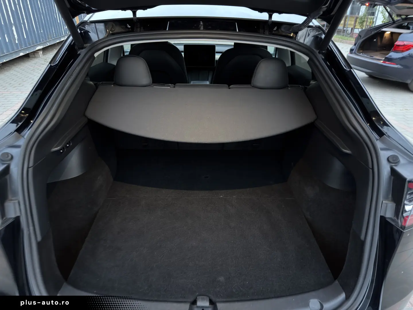 Tesla Model Y Long Range Dual 4WD