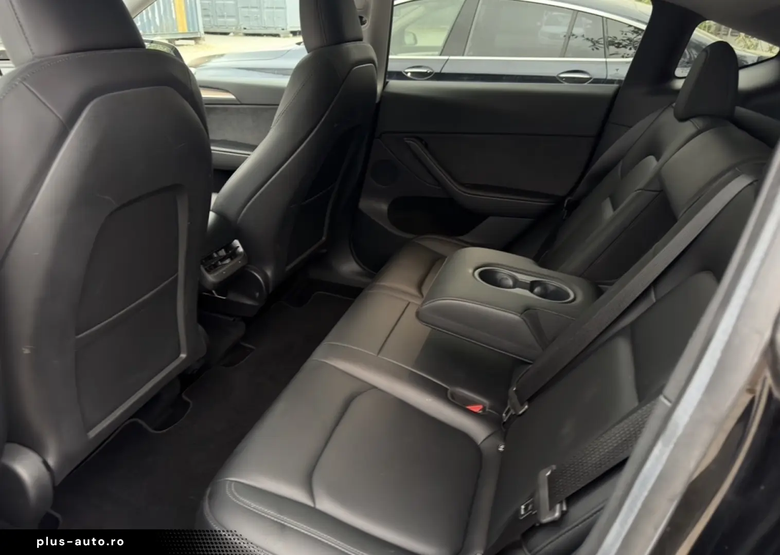 Tesla Model Y Long Range Dual 4WD