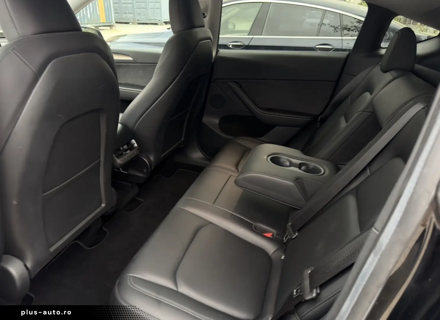 Tesla Model Y Long Range Dual 4WD