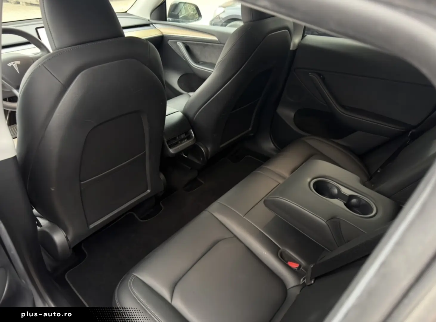 Tesla Model Y Long Range Dual 4WD
