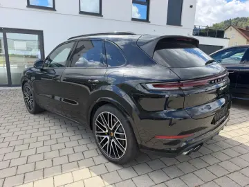PORSCHE Cayenne S E-Hybrid SportDesign HD-Matrix Inno 22