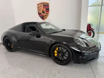 PORSCHE 992 Targa GTS 4 - PCCB- ACC-