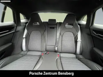 PORSCHE Panamera 4 E-Hybrid